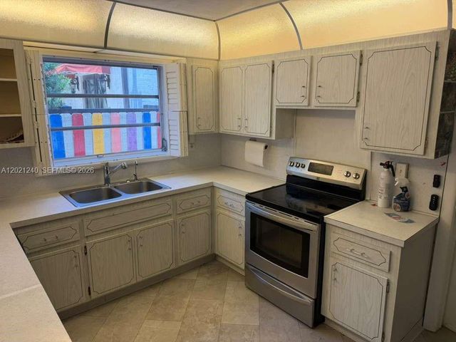 5127 Alton Rd, Miami Beach, FL 33140