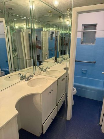 5127 Alton Rd, Miami Beach, FL 33140