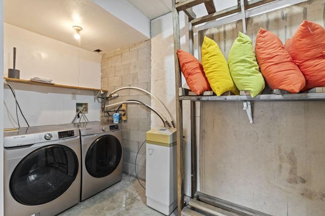 2819 N Hwy 14, Madrid, NM 87010