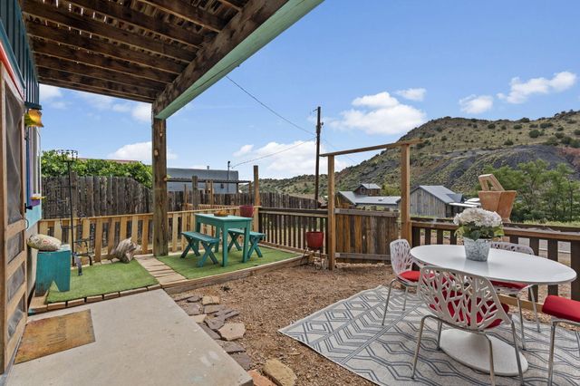 2819 N Hwy 14, Madrid, NM 87010