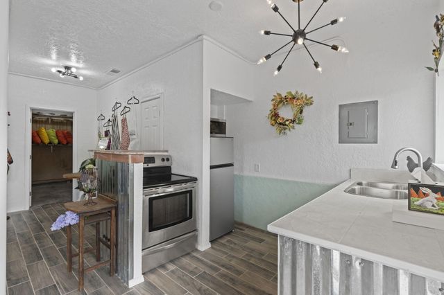 2819 N Hwy 14, Madrid, NM 87010