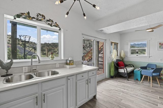 2819 N Hwy 14, Madrid, NM 87010