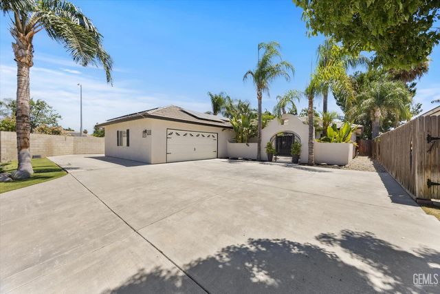 4908 Polo Club Drive, Bakersfield, CA 93312