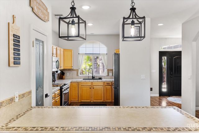 4908 Polo Club Drive, Bakersfield, CA 93312