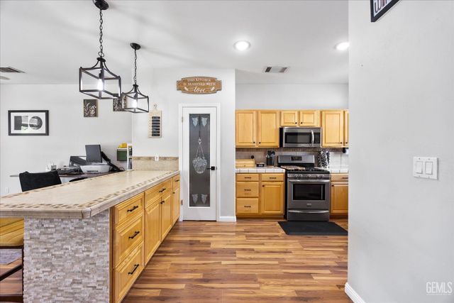 4908 Polo Club Drive, Bakersfield, CA 93312
