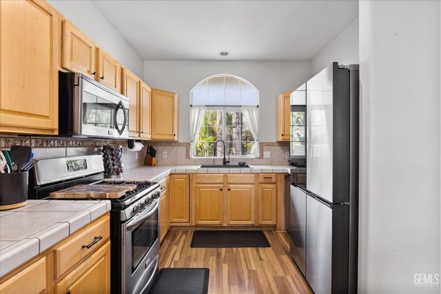 4908 Polo Club Drive, Bakersfield, CA 93312