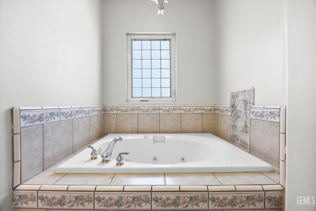 4908 Polo Club Drive, Bakersfield, CA 93312