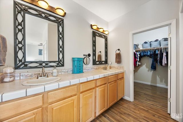 4908 Polo Club Drive, Bakersfield, CA 93312