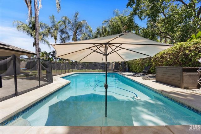 4908 Polo Club Drive, Bakersfield, CA 93312