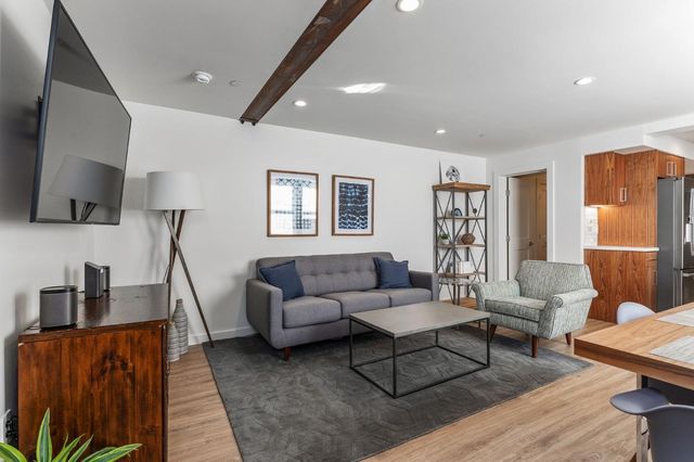 431 Capp Street A, San Francisco, CA 94110