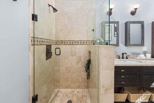 279 Bartlett Street, San Francisco, CA 94110