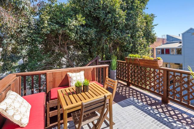 279 Bartlett Street, San Francisco, CA 94110