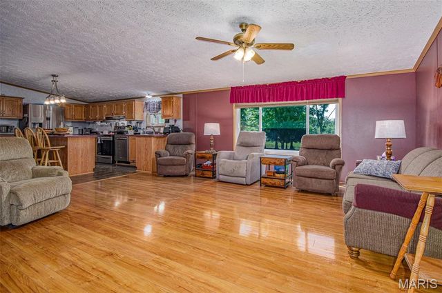 16807 E Kendall Road, Mount Vernon, IL 62864