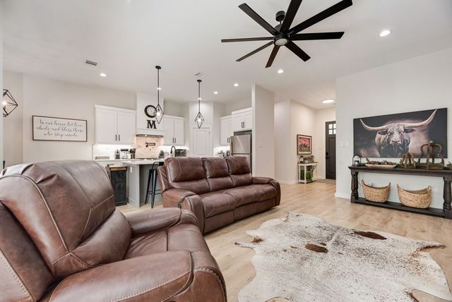 112 Indian Oaks Trail, West Tawakoni, TX 75474