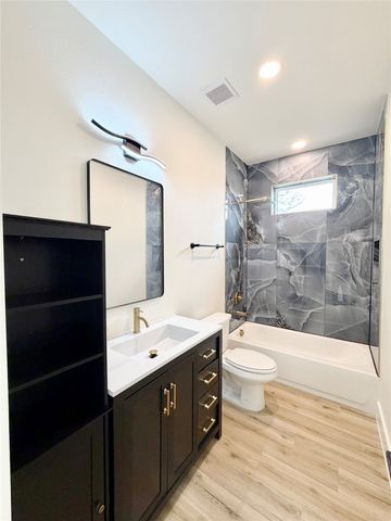 1950 Gallagher Street, Dallas, TX 75212