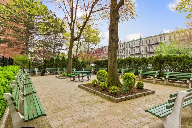 39-65 52nd St 7H, Woodside, NY 11377