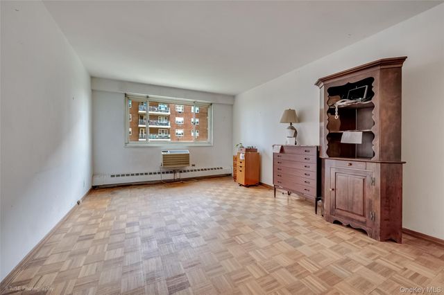 39-65 52nd St 7H, Woodside, NY 11377