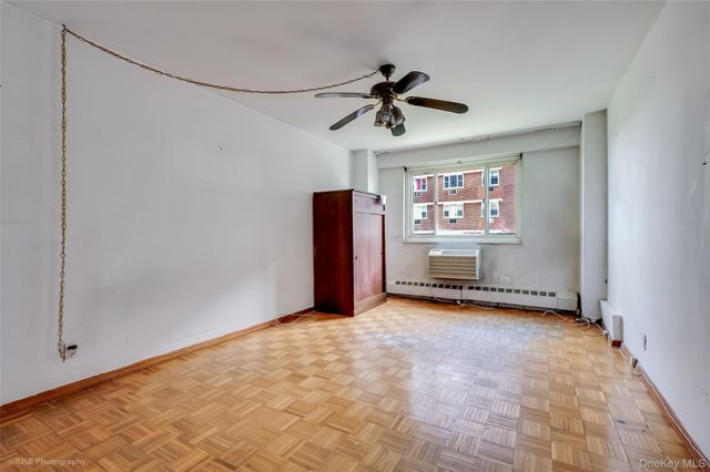 39-65 52nd St 7H, Woodside, NY 11377