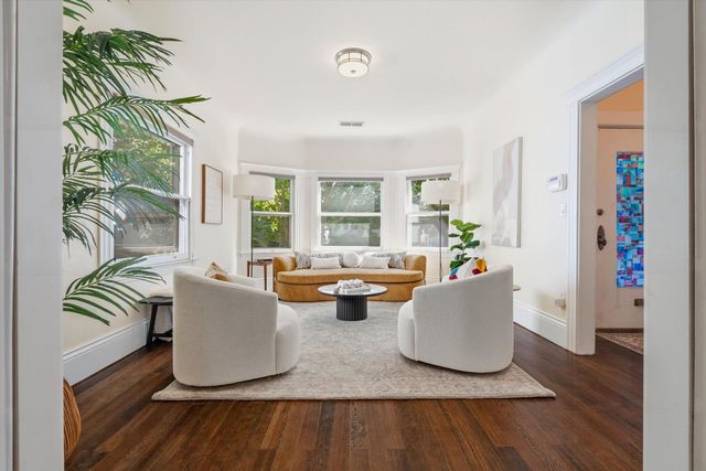 2211 H St, Sacramento, CA 95816