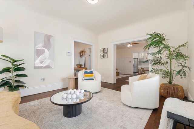 2211 H St, Sacramento, CA 95816