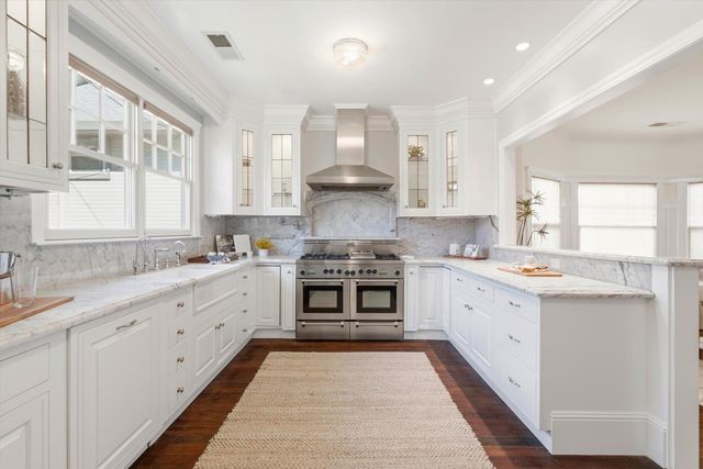 2211 H St, Sacramento, CA 95816