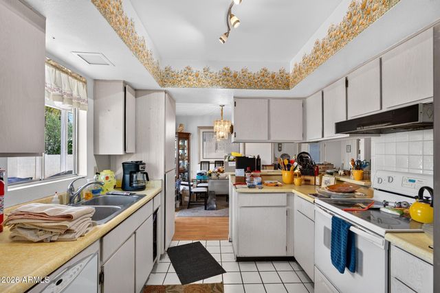 9436 E OLIVE Lane N, Sun Lakes, AZ 85248