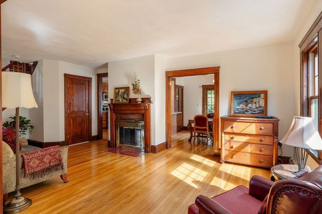 4 Stone Ave, Winchester, MA 01890