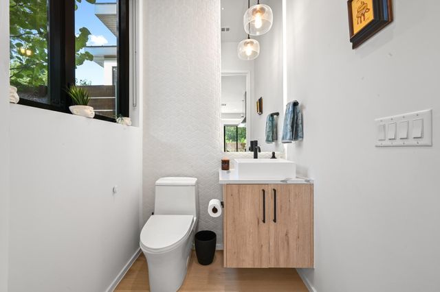 2706 Stacy LN 1, Austin, TX 78704