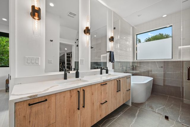 2706 Stacy LN 1, Austin, TX 78704