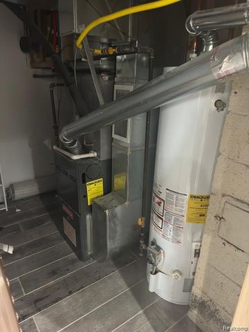 7705 Anthony Street, Dearborn, MI 48126