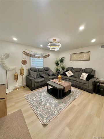 7705 Anthony Street, Dearborn, MI 48126