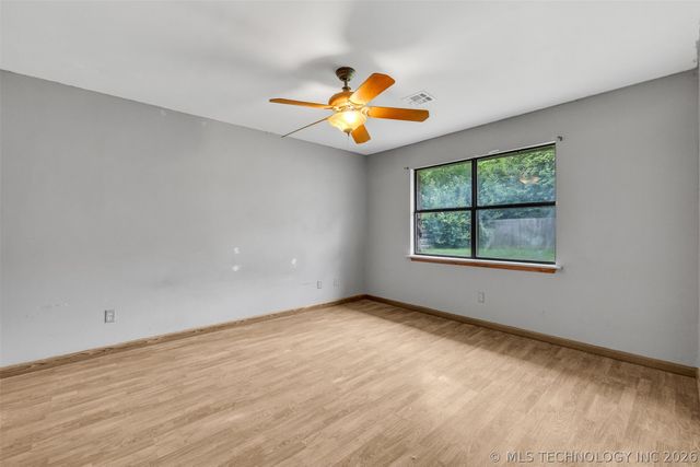 13827 S 283rd East Avenue, Coweta, OK 74429