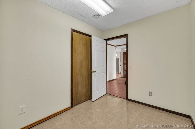 13827 S 283rd East Avenue, Coweta, OK 74429