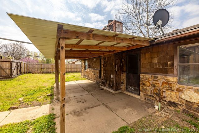 13827 S 283rd East Avenue, Coweta, OK 74429