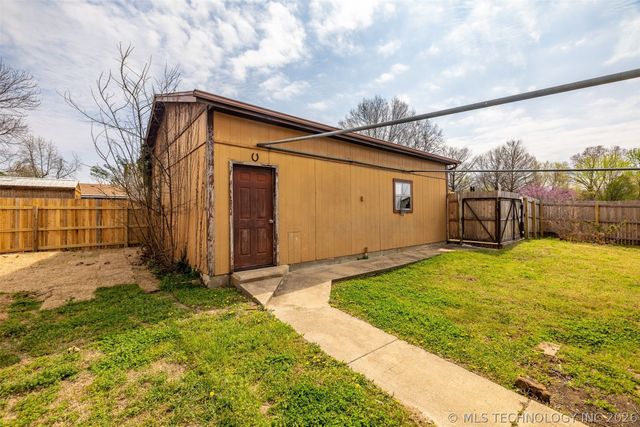13827 S 283rd East Avenue, Coweta, OK 74429