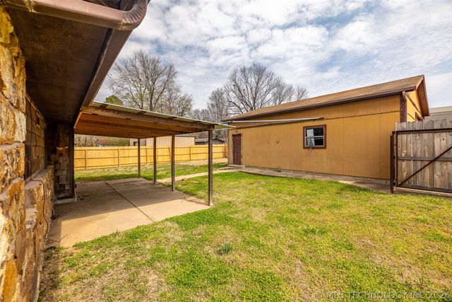 13827 S 283rd East Avenue, Coweta, OK 74429