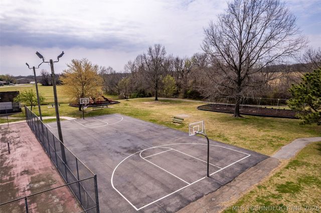 13827 S 283rd East Avenue, Coweta, OK 74429