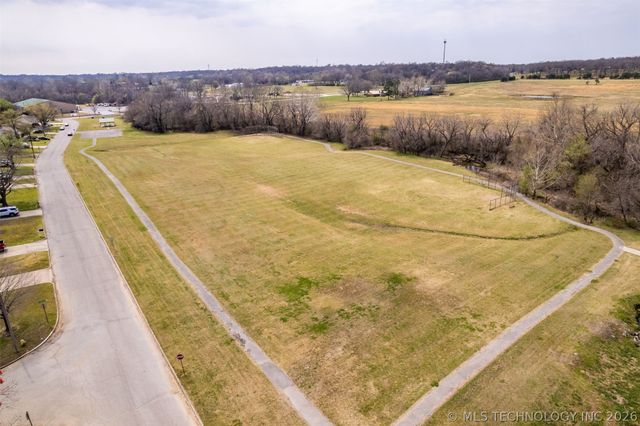 13827 S 283rd East Avenue, Coweta, OK 74429