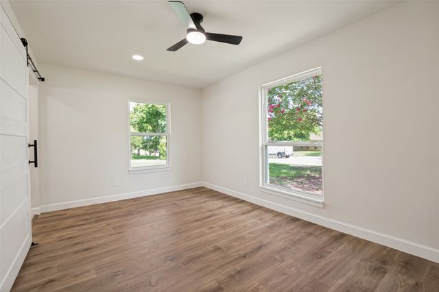 3550 Ridgeoak Way, Farmers Branch, TX 75234