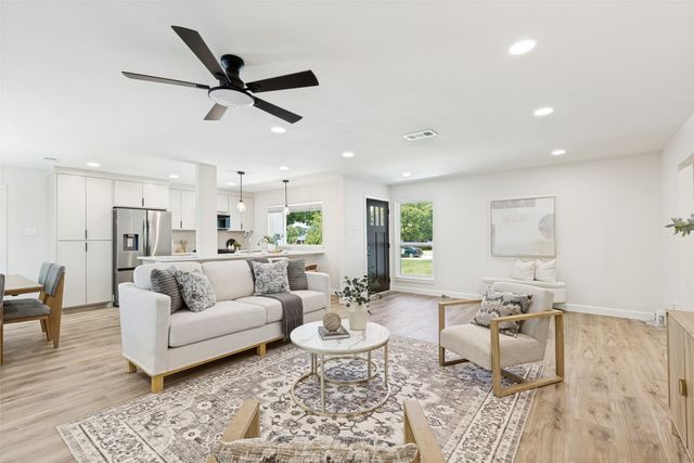 3550 Ridgeoak Way, Farmers Branch, TX 75234