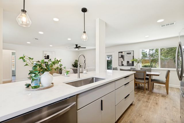 3550 Ridgeoak Way, Farmers Branch, TX 75234