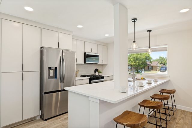 3550 Ridgeoak Way, Farmers Branch, TX 75234