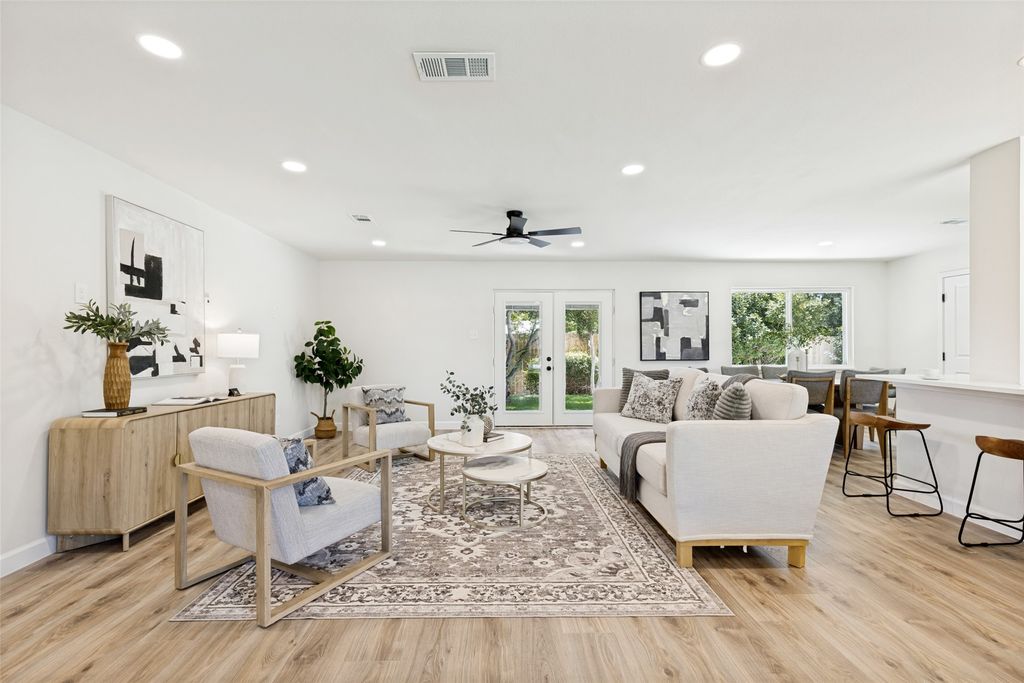 3550 Ridgeoak Way, Farmers Branch, TX 75234