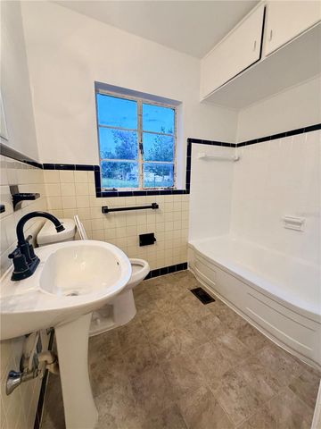 511 N KENTUCKY AVENUE, Deland, FL 32724