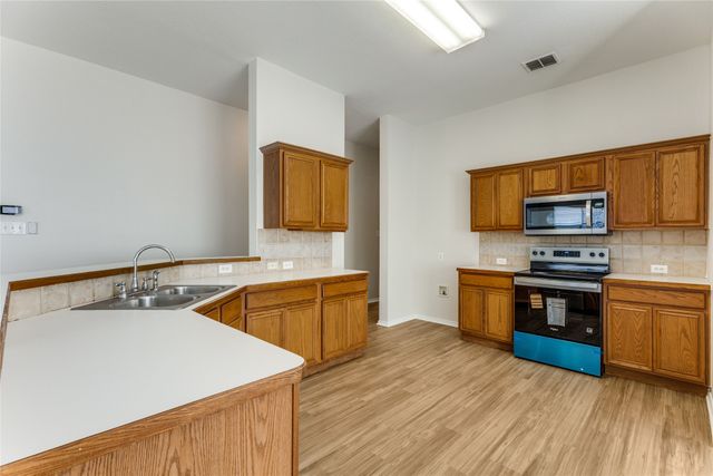 8113 Ruse Springs Lane, Fort Worth, TX 76131