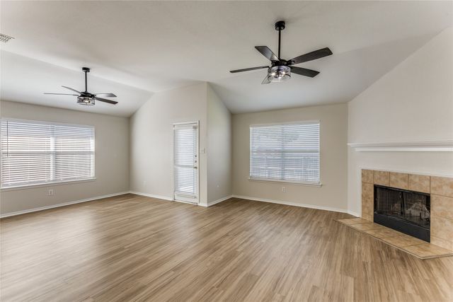 8113 Ruse Springs Lane, Fort Worth, TX 76131