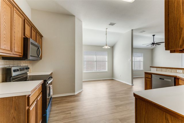 8113 Ruse Springs Lane, Fort Worth, TX 76131