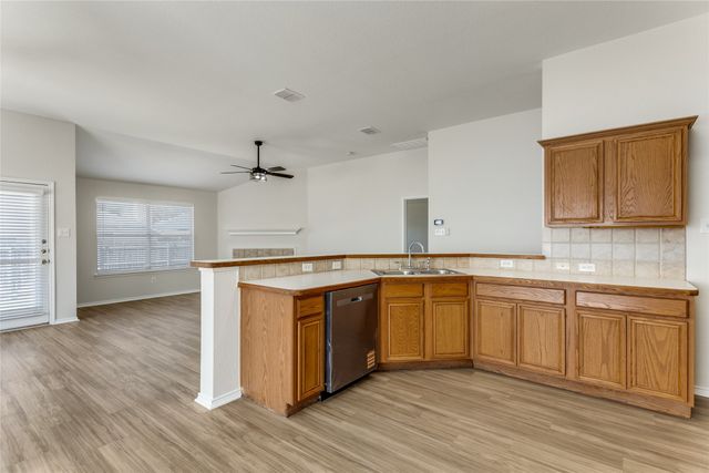 8113 Ruse Springs Lane, Fort Worth, TX 76131