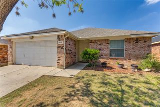 8113 Ruse Springs Lane, Fort Worth, TX 76131