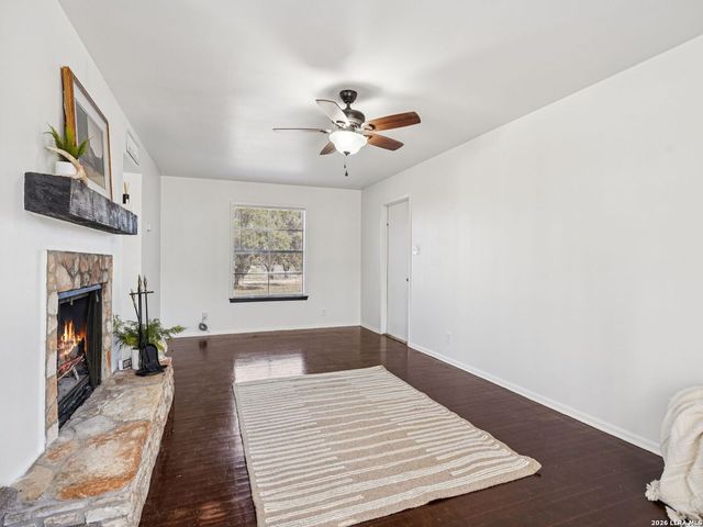 850 Riviera Drive, Canyon Lake, TX 78133